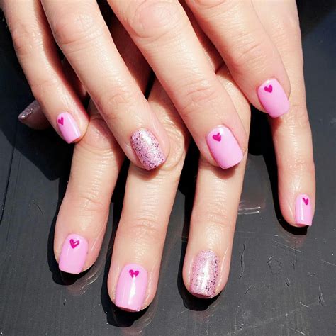 valentine fingernail art